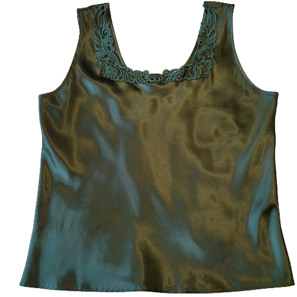 Escapades women's satin like green with embroidered trim camisole  size small
